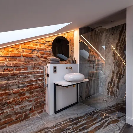 Turgaus Self Check-in Old Town Aparthotel