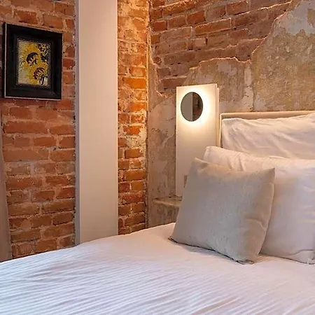 Turgaus Self Check-in Old Town 3*